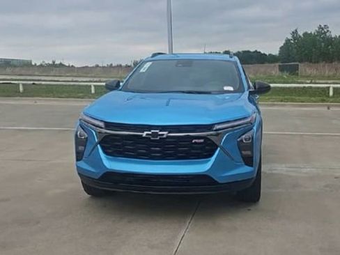 New 2026 Chevrolet Trax RS w/ Sunroof Package FWD image 3
