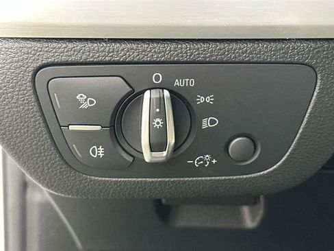 Used 2024 Audi Q5 e Premium Plus w/ Premium Plus Package image 24