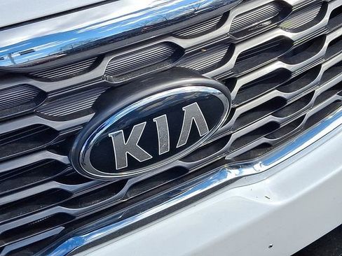 Used 2020 Kia Sorento LX w/ LX I4 Convenience Package image 11