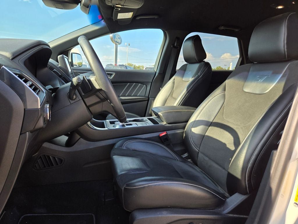 Used 2023 Ford Edge ST AWD/4WD image 9