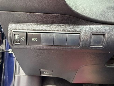 Used 2020 Toyota Corolla SE image 21