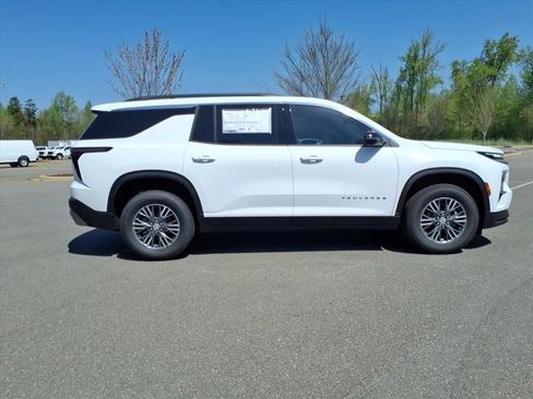 New 2026 Chevrolet Traverse LT w/ Driver Confidence Package FWD image 24