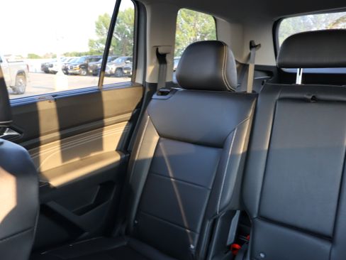 Used 2023 Volkswagen Atlas SE w/ Panoramic Sunroof Package AWD/4WD image 12