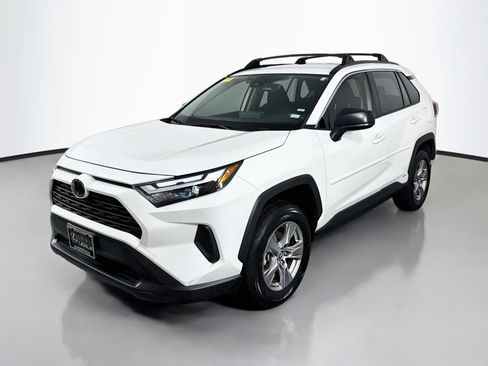 Used 2025 Toyota RAV4 LE AWD/4WD image 3