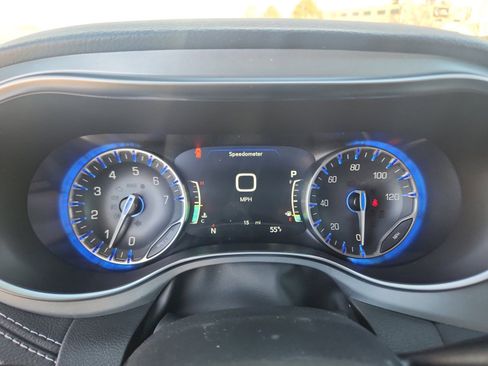 New 2026 Chrysler Pacifica Limited image 14