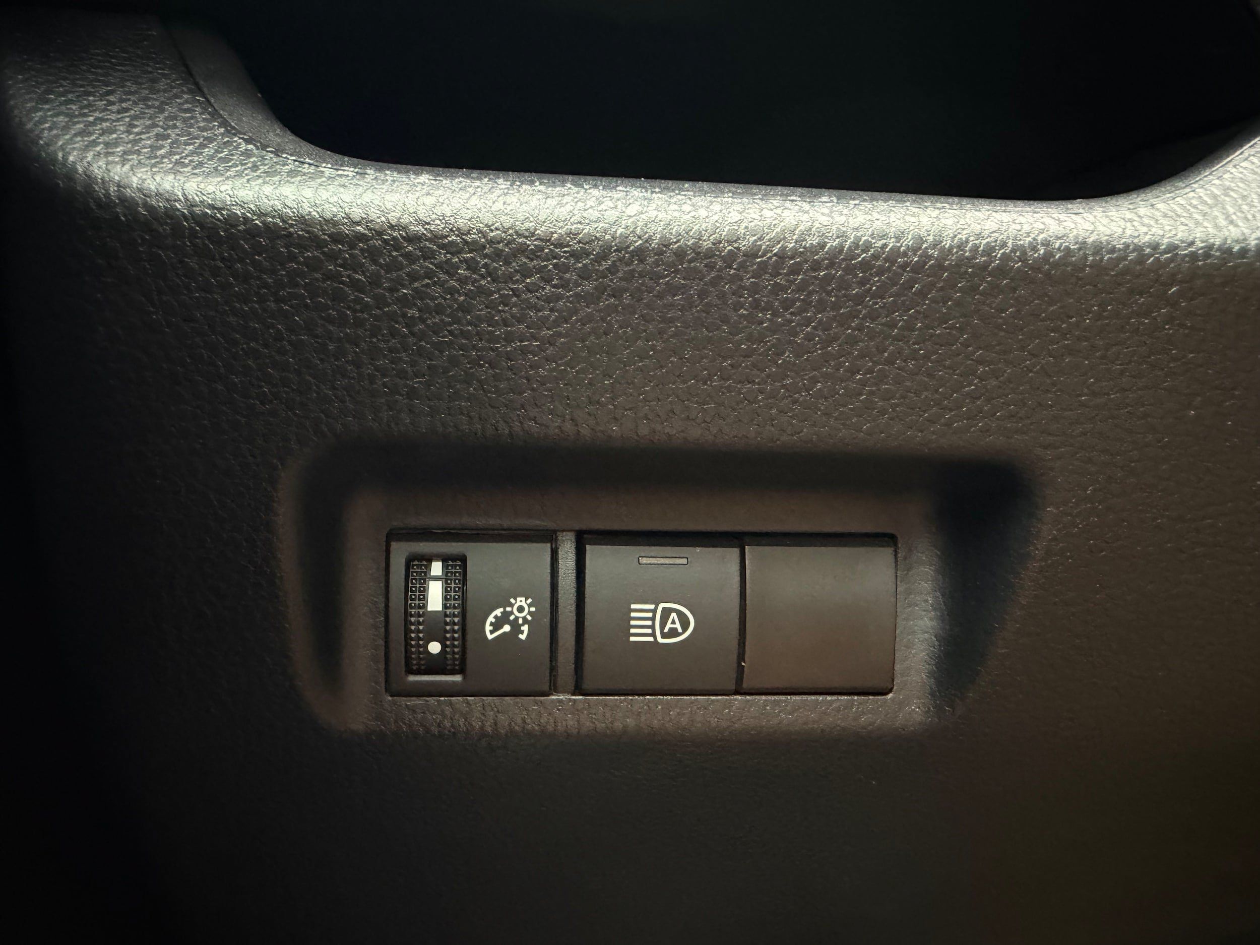 Used 2022 Toyota RAV4 XLE FWD image 22