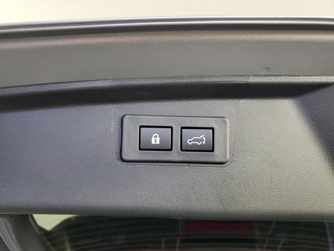 Used 2025 Subaru Outback Touring XT w/ Tech Package 2 AWD/4WD image 12