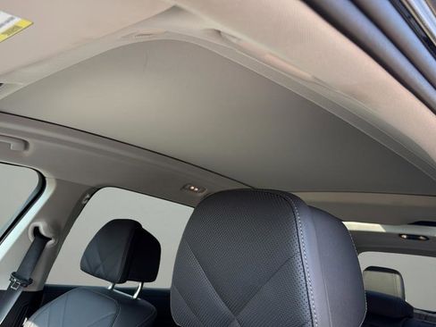 Used 2025 BMW X7 xDrive40i w/ Climate Comfort Package image 19