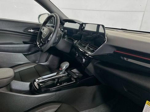 New 2026 Chevrolet Trax RS w/ Sunroof Package image 28