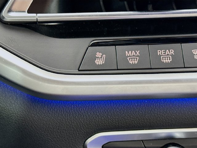 Used 2022 BMW X5 M50i w/ Parking Assistance Package AWD/4WD image 21