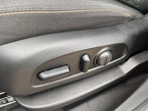 Used 2020 Chevrolet Equinox LT image 15