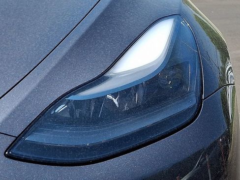 Used 2023 Tesla Model Y Long Range AWD/4WD image 29
