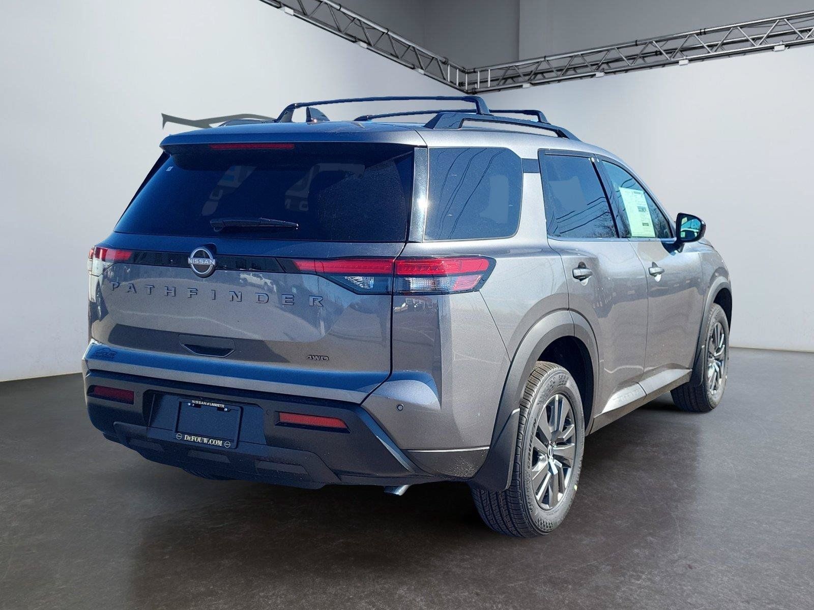 Used 2026 Nissan Pathfinder SV AWD/4WD image 3