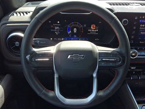 Used 2024 Chevrolet Colorado Z71 w/ Z71 Convenience Package 2 AWD/4WD image 19