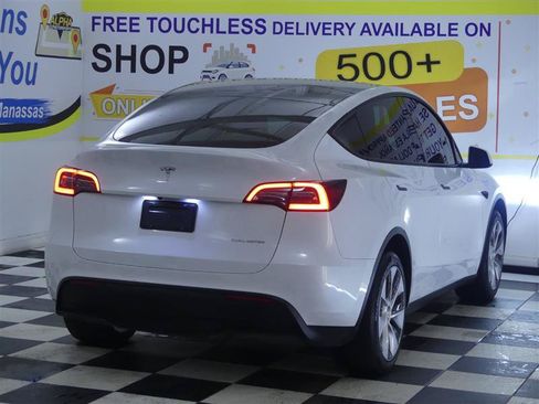 Used 2023 Tesla Model Y Long Range AWD/4WD image 3
