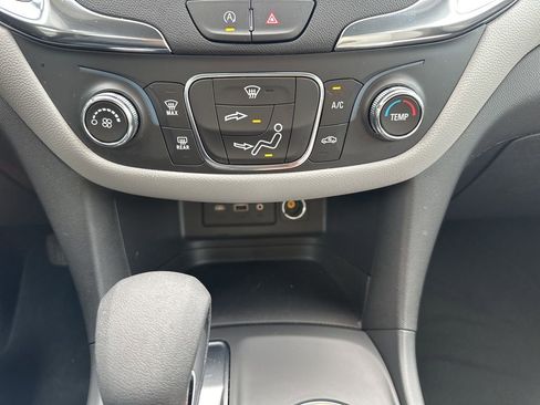 Certified 2024 Chevrolet Equinox LS w/ LS Convenience Package image 19