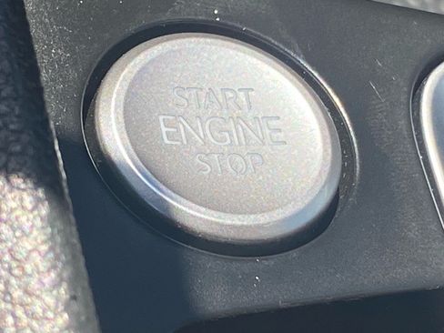 Used 2019 Volkswagen Jetta GLI FWD image 13