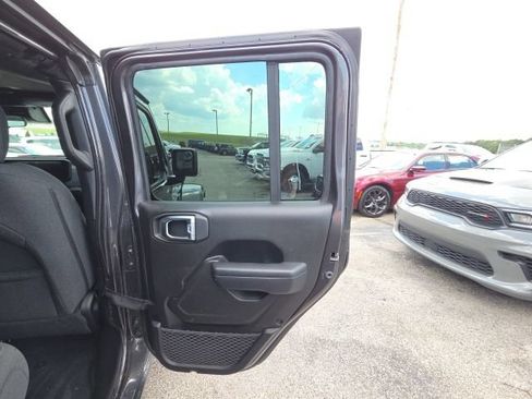 Used 2024 Jeep Wrangler Unlimited w/ Convenience Group AWD/4WD image 26