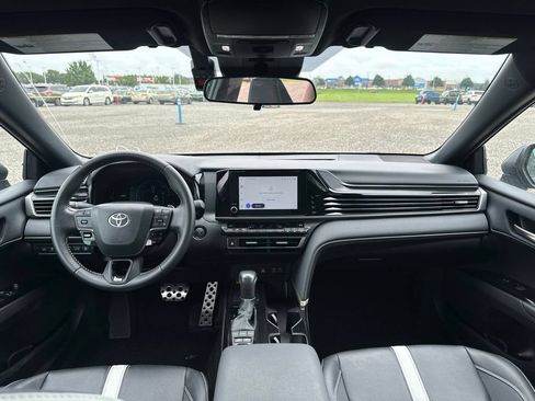 Used 2025 Toyota Camry SE FWD image 18