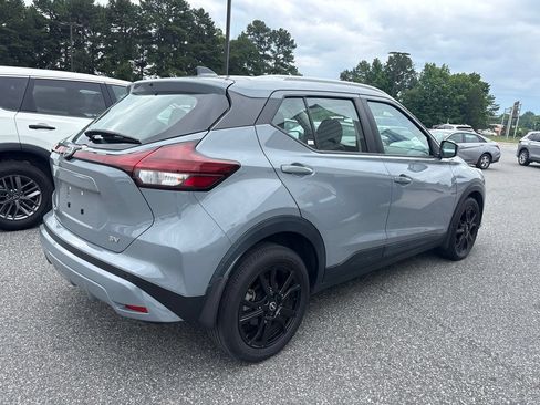 Used 2023 Nissan Kicks SV FWD image 9