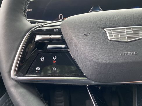 Used 2025 Cadillac Lyriq Luxury AWD/4WD image 21