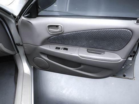 Used 2000 Toyota Corolla VE image 18