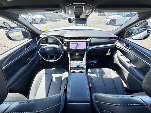 New 2026 Jeep Grand Cherokee L Limited AWD/4WD image 10