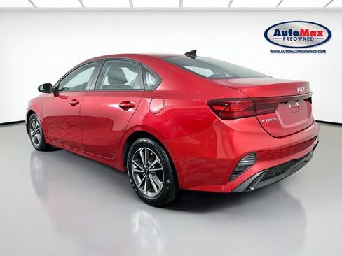 Used 2023 Kia Forte LXS FWD image 5