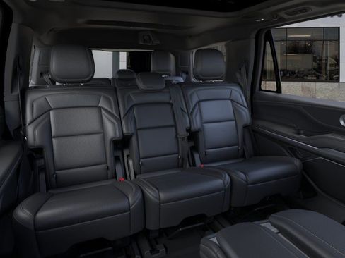 New 2026 Lincoln Navigator Reserve AWD/4WD image 11