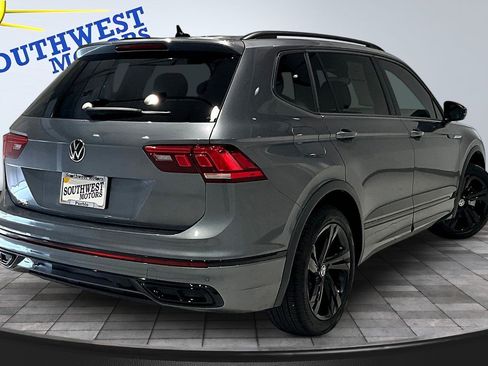 Used 2024 Volkswagen Tiguan SE R-Line AWD/4WD image 7