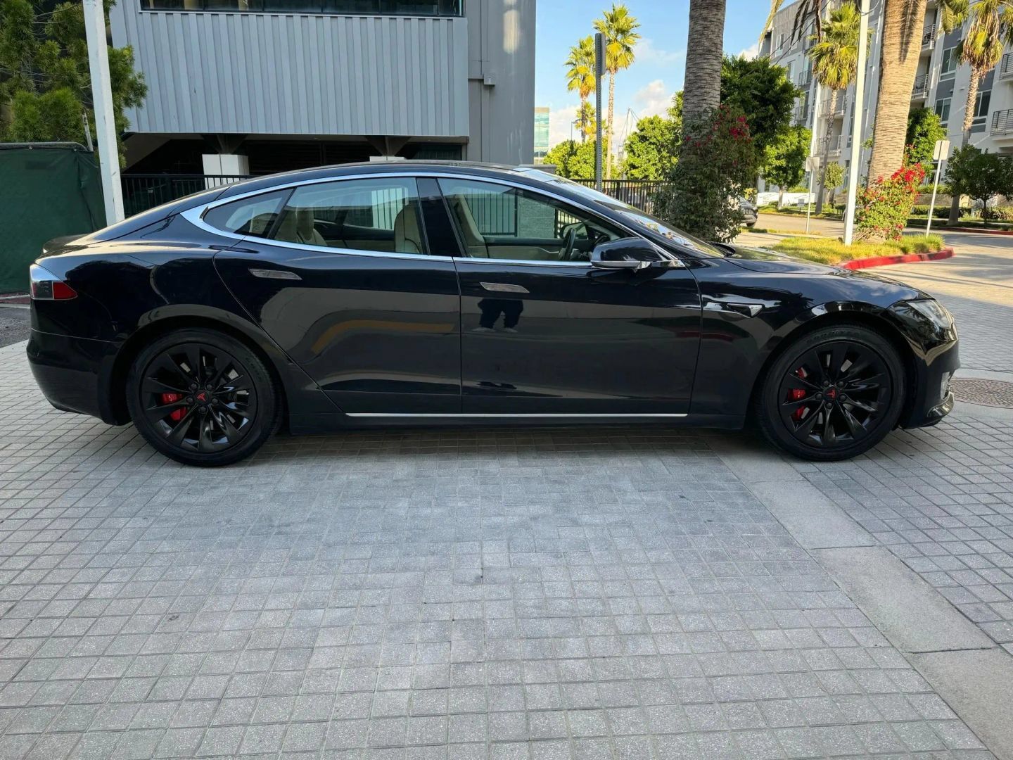 Used 2018 Tesla Model S 75D AWD/4WD image 4