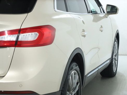 Used 2016 Lincoln MKX Reserve w/ Climate Package image 47