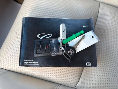 Used 2011 Cadillac Escalade 4WD Hybrid image 59