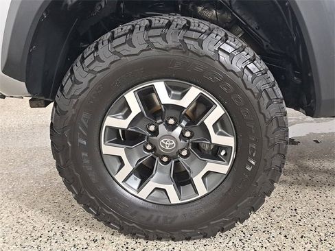 Used 2020 Toyota Tacoma TRD Off-Road image 8