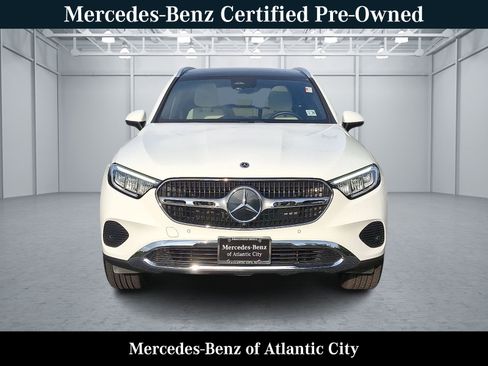 Certified 2025 Mercedes-Benz GLC 300 4MATIC image 2
