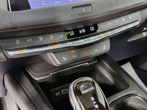 Used 2020 Cadillac XT4 Premium Luxury w/ Driver Awareness Package AWD/4WD image 15