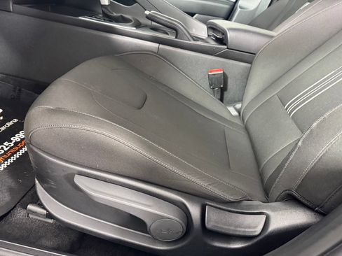 Used 2024 Hyundai Elantra SEL FWD image 14