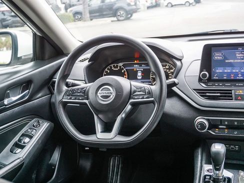 Used 2020 Nissan Altima 2.5 S FWD image 17