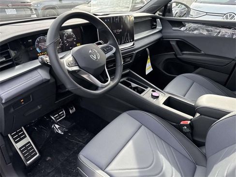 New 2026 Volkswagen Tiguan SE R-Line image 14