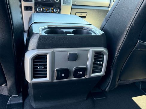 Used 2020 Ford F250 Lariat w/ Lariat Ultimate Package AWD/4WD image 17