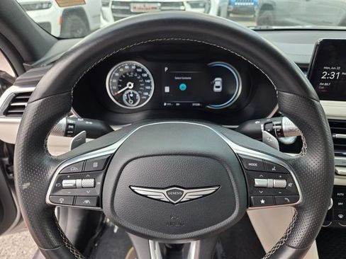 Used 2025 Genesis G70 2.5T RWD image 28