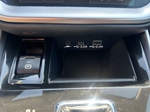 Used 2024 Subaru Legacy Premium AWD/4WD image 24