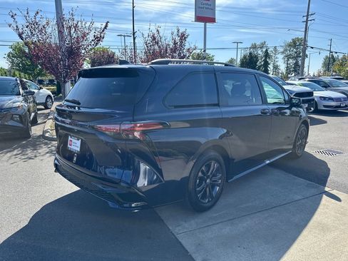 Certified 2026 Toyota Sienna XSE AWD/4WD image 5