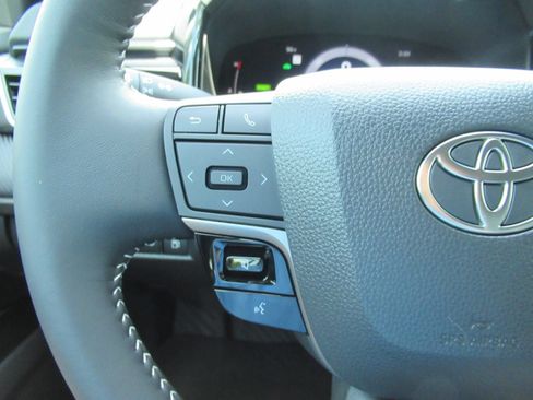 Used 2026 Toyota Camry SE FWD image 24