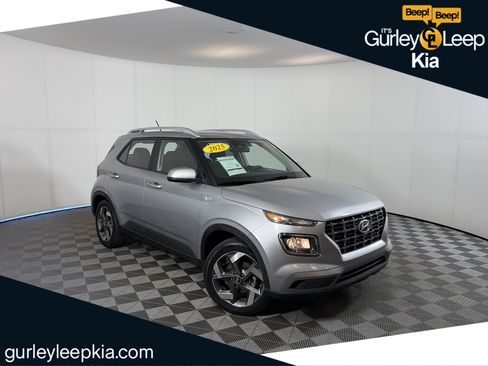 Used 2025 Hyundai Venue SEL FWD image 1