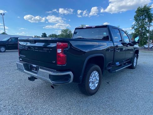 Used 2024 Chevrolet Silverado 2500 LT image 3