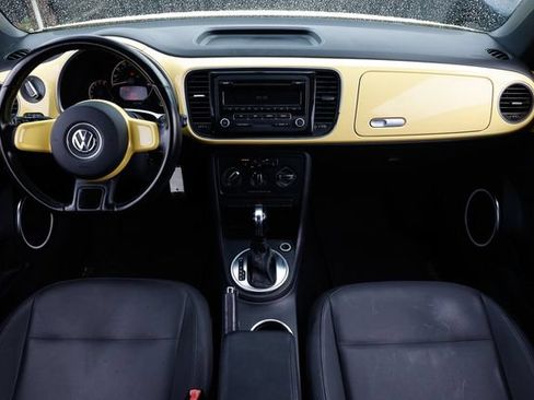 Used 2013 Volkswagen Beetle 2.5 FWD image 2