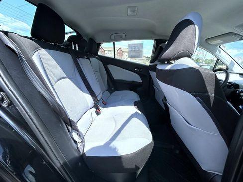 Used 2019 Toyota Prius LE AWD/4WD image 19
