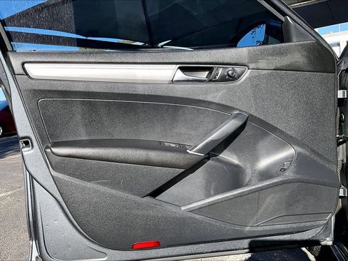 Used 2017 Volkswagen Passat 1.8T S image 22