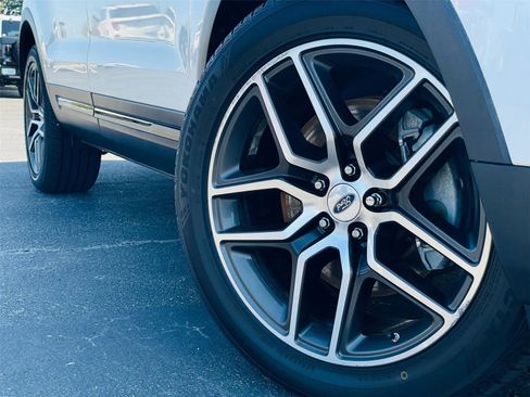 Used 2016 Ford Explorer Sport w/ Equipment Group 401A AWD/4WD image 2